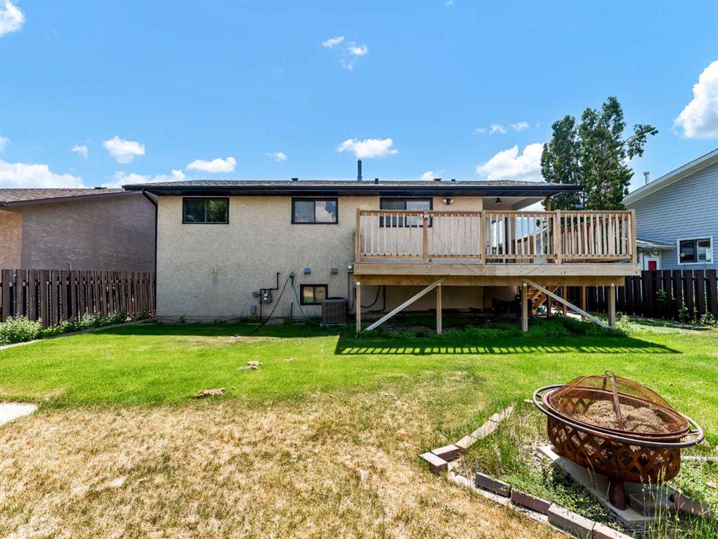 16 Iris Court SE