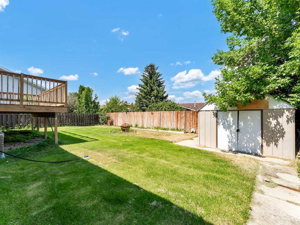 16 Iris Court SE