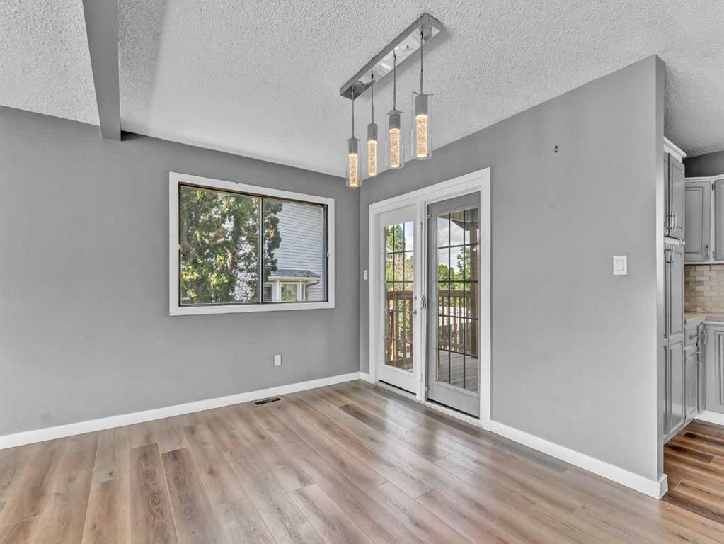 16 Iris Court SE
