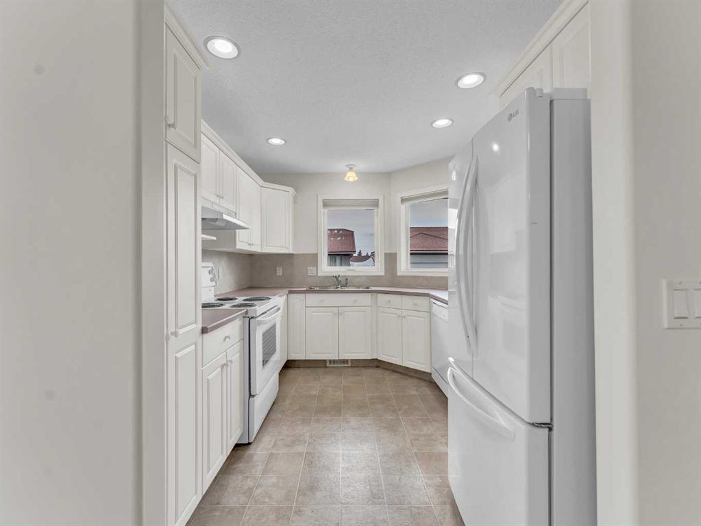 210 Park Meadows Lane SE