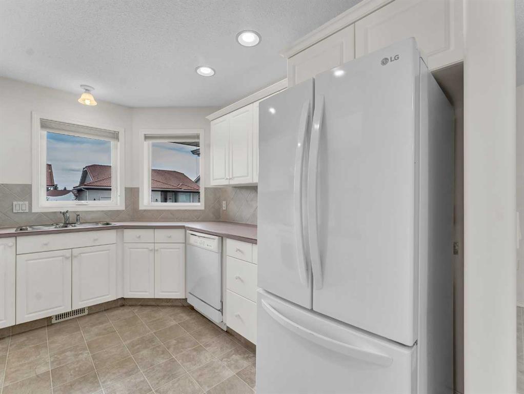 210 Park Meadows Lane SE