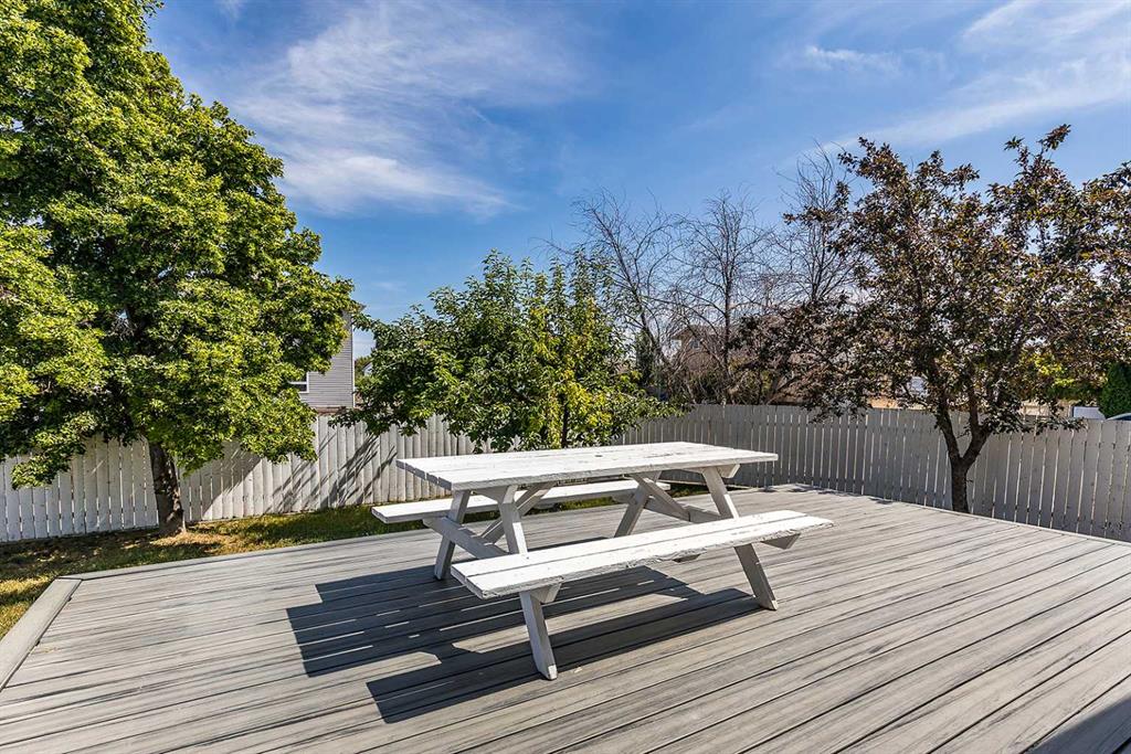 31 Sage Close SE