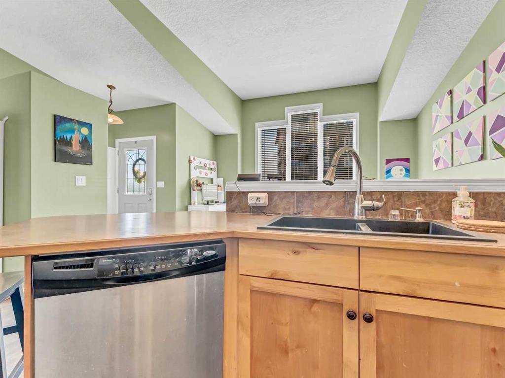 54 Terrace View NE