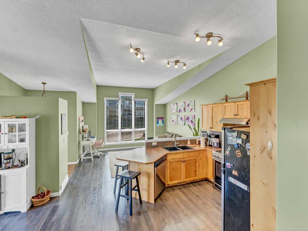 54 Terrace View NE