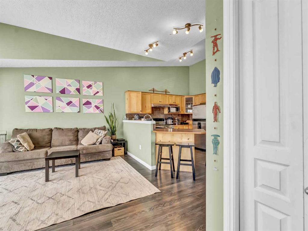 54 Terrace View NE