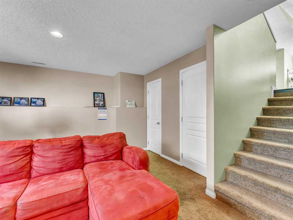 54 Terrace View NE