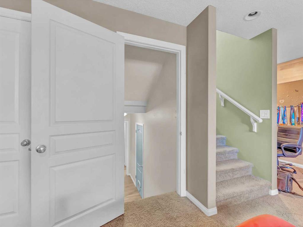54 Terrace View NE