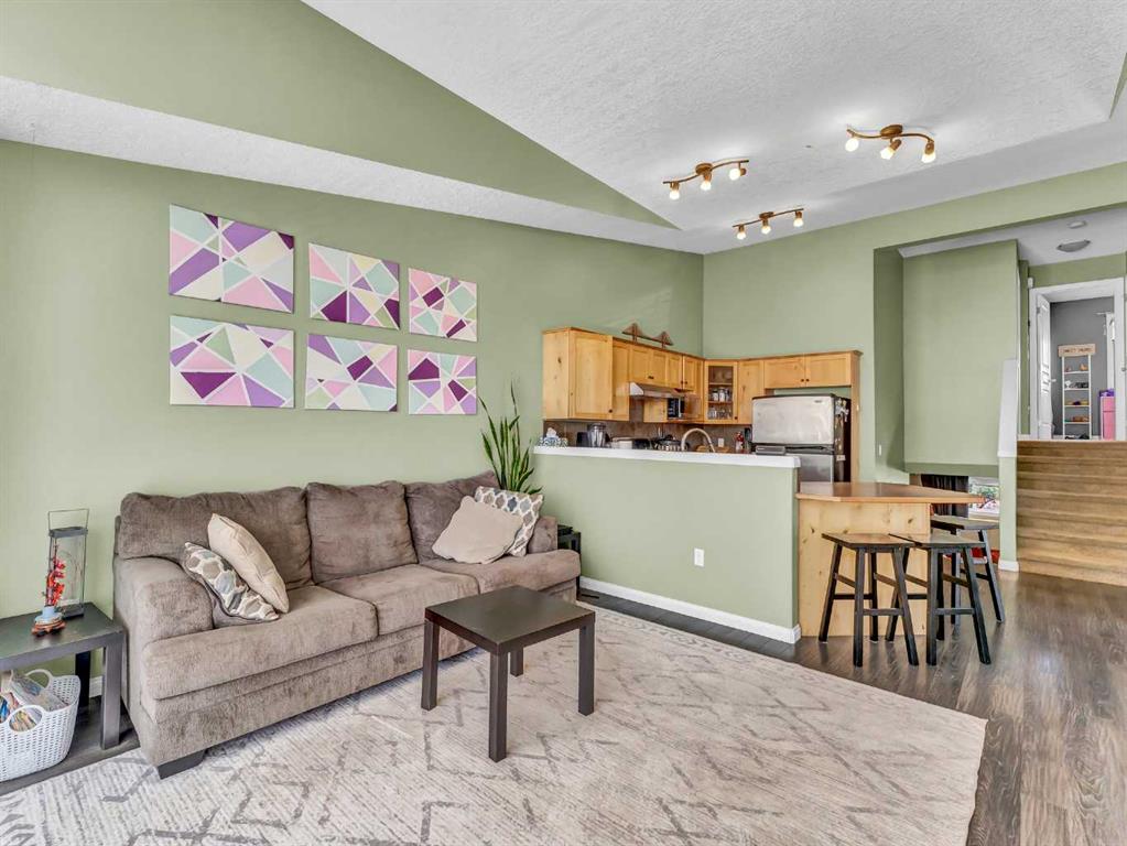 54 Terrace View NE