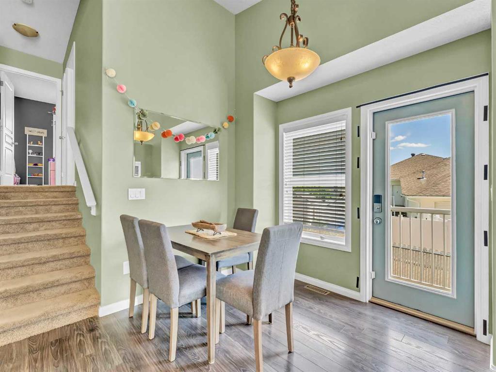 54 Terrace View NE