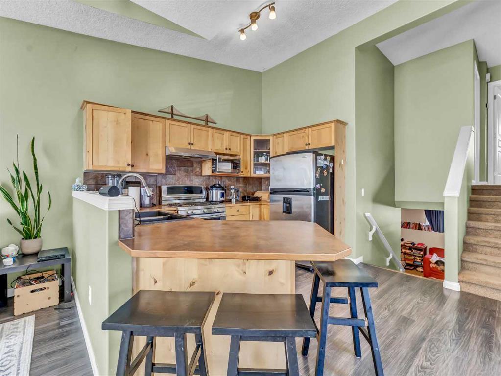 54 Terrace View NE