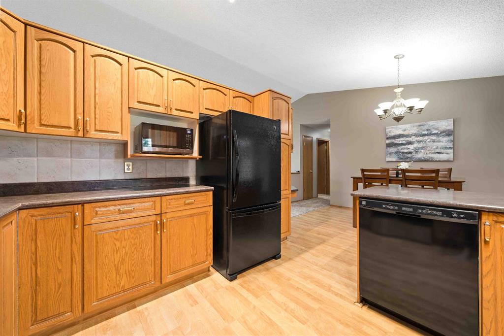 17 Greenwood Court SW