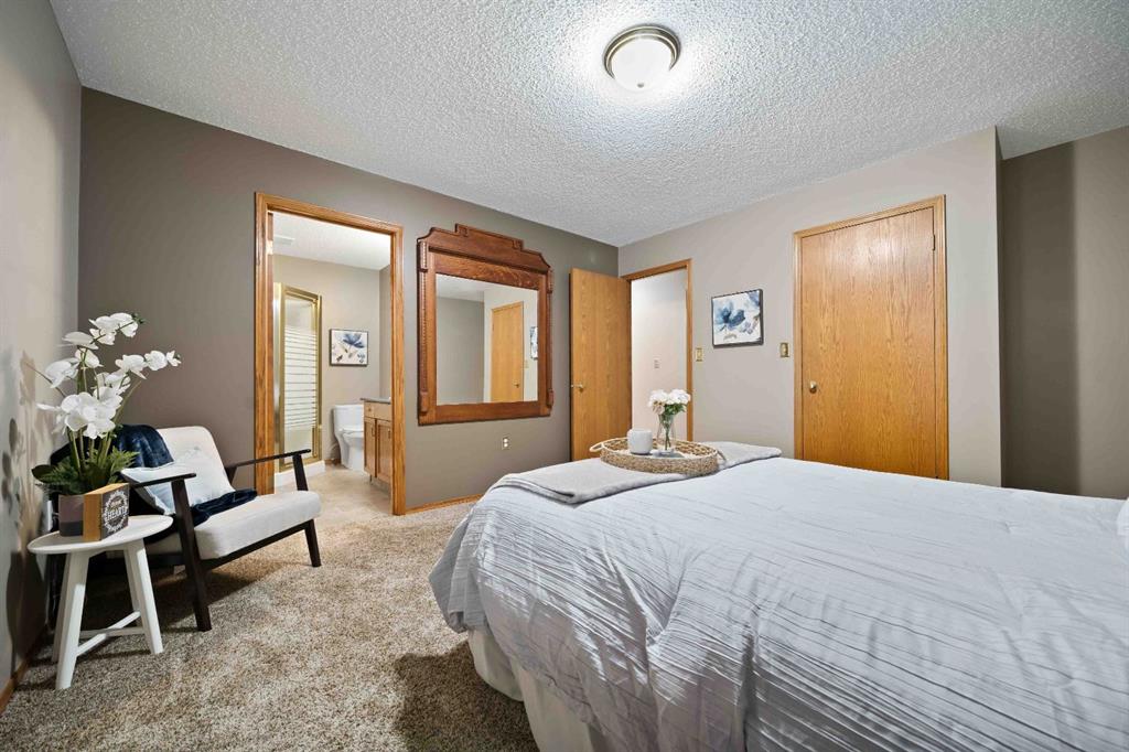 17 Greenwood Court SW