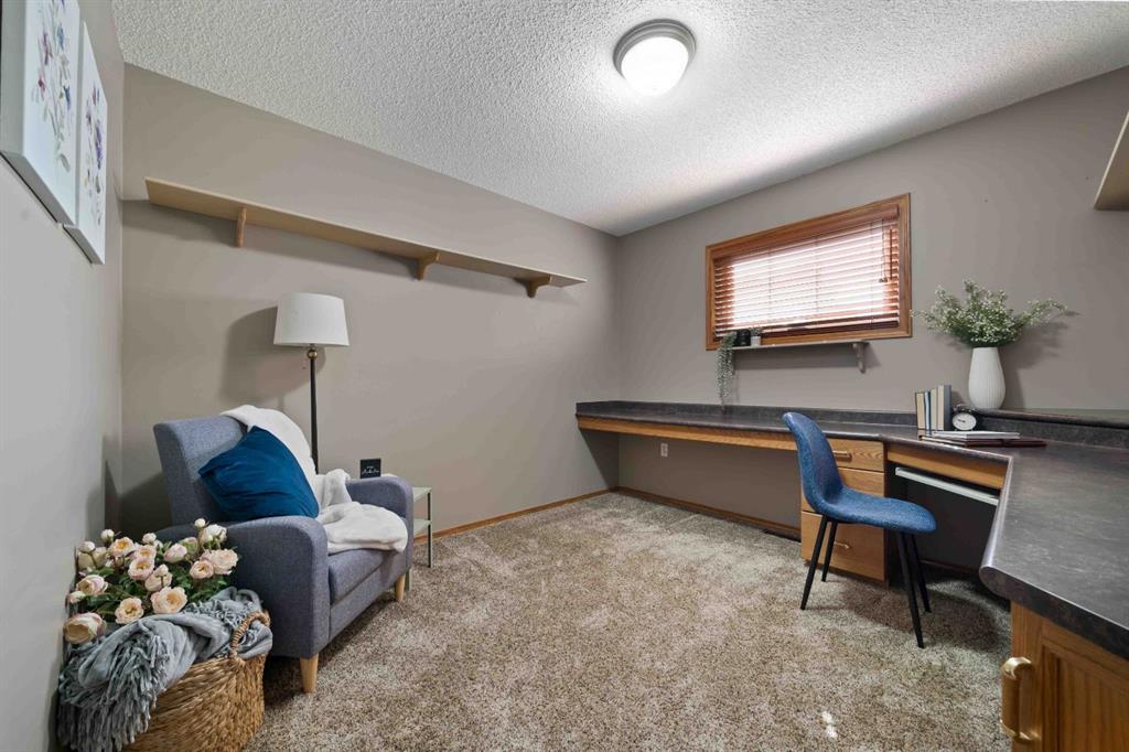 17 Greenwood Court SW