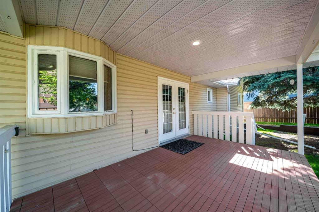 17 Greenwood Court SW