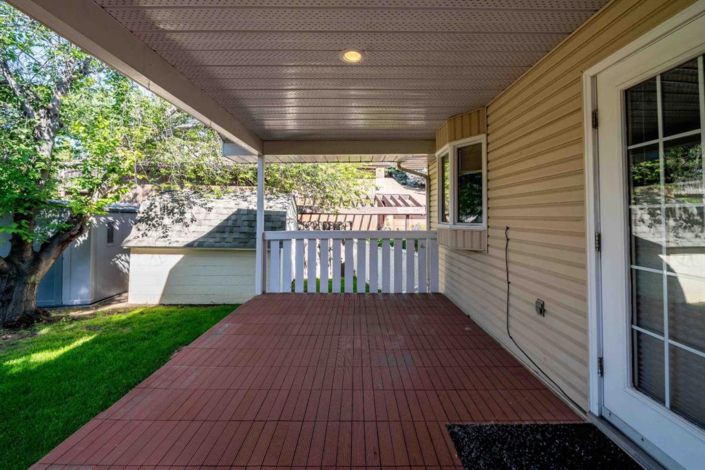 17 Greenwood Court SW