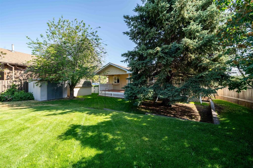 17 Greenwood Court SW