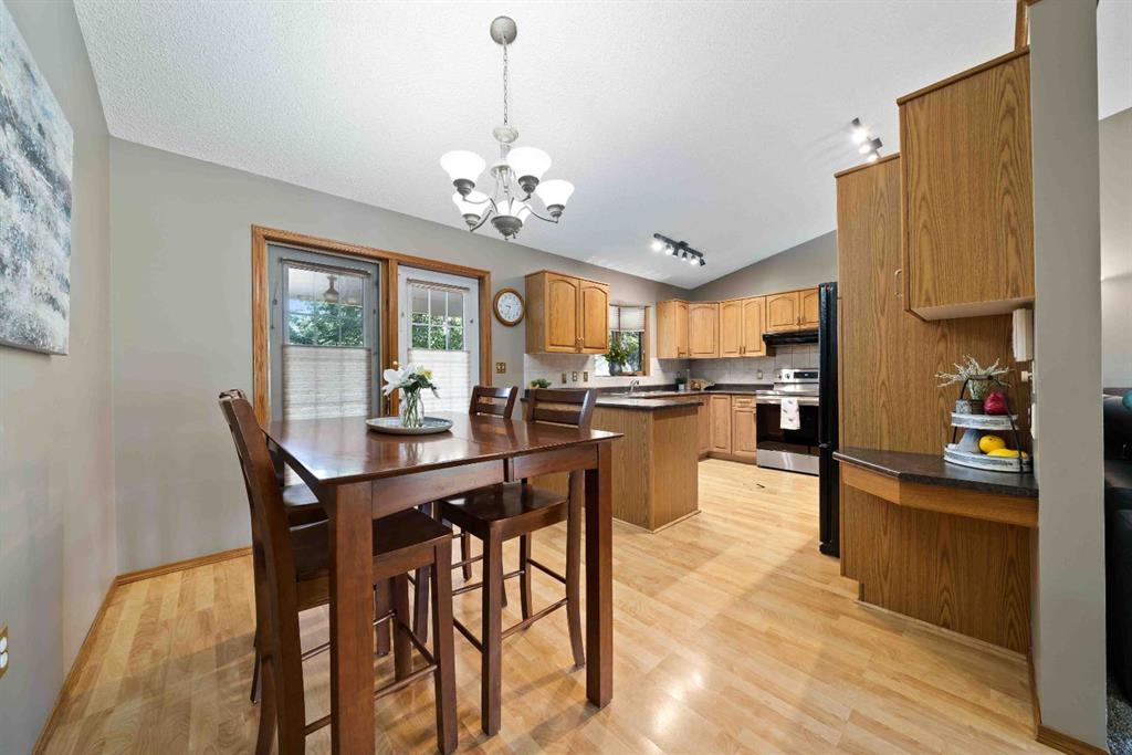 17 Greenwood Court SW