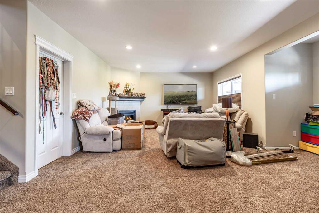 376 Somerside Crescent SE