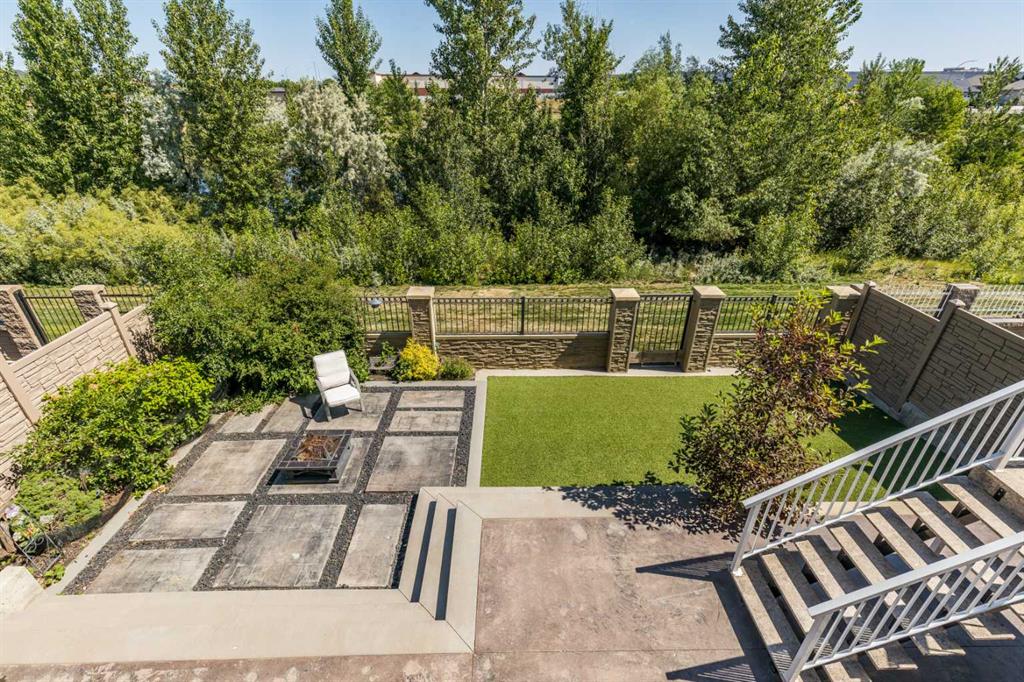 376 Somerside Crescent SE