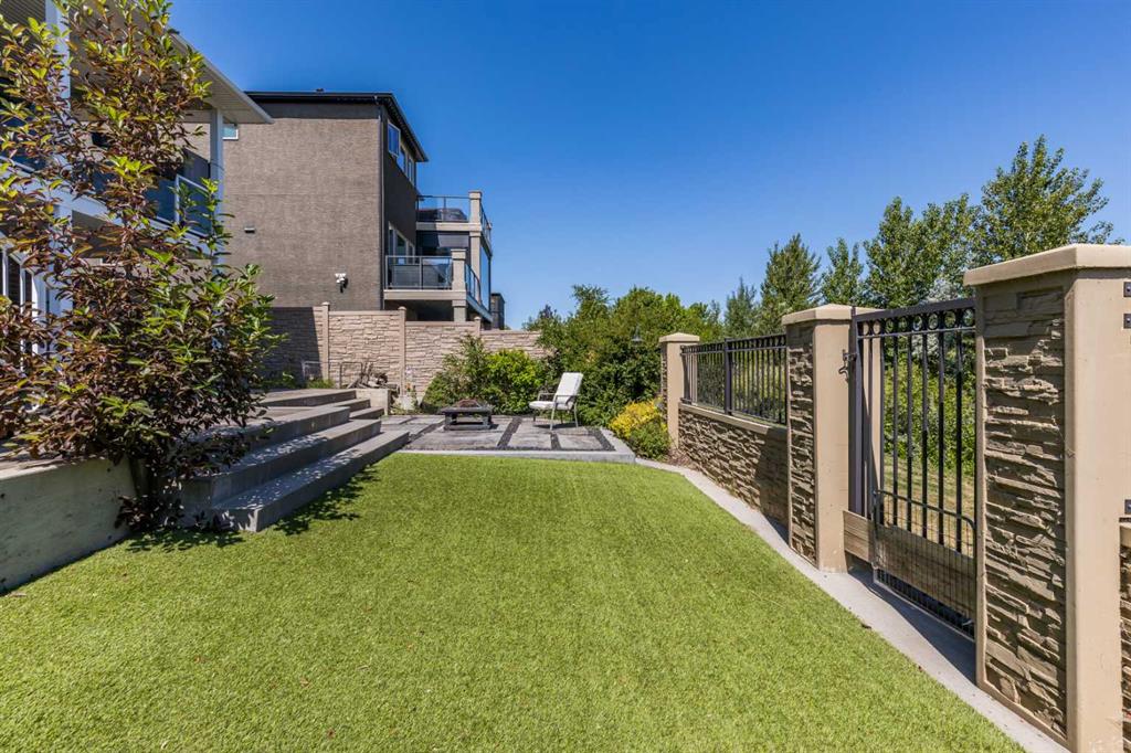 376 Somerside Crescent SE