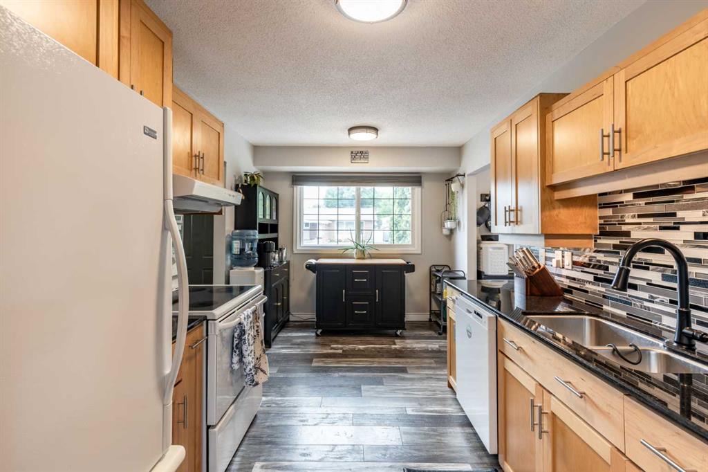 48 Corbitt Way SE