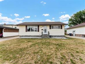 1930 17 Avenue SE, Medicine Hat