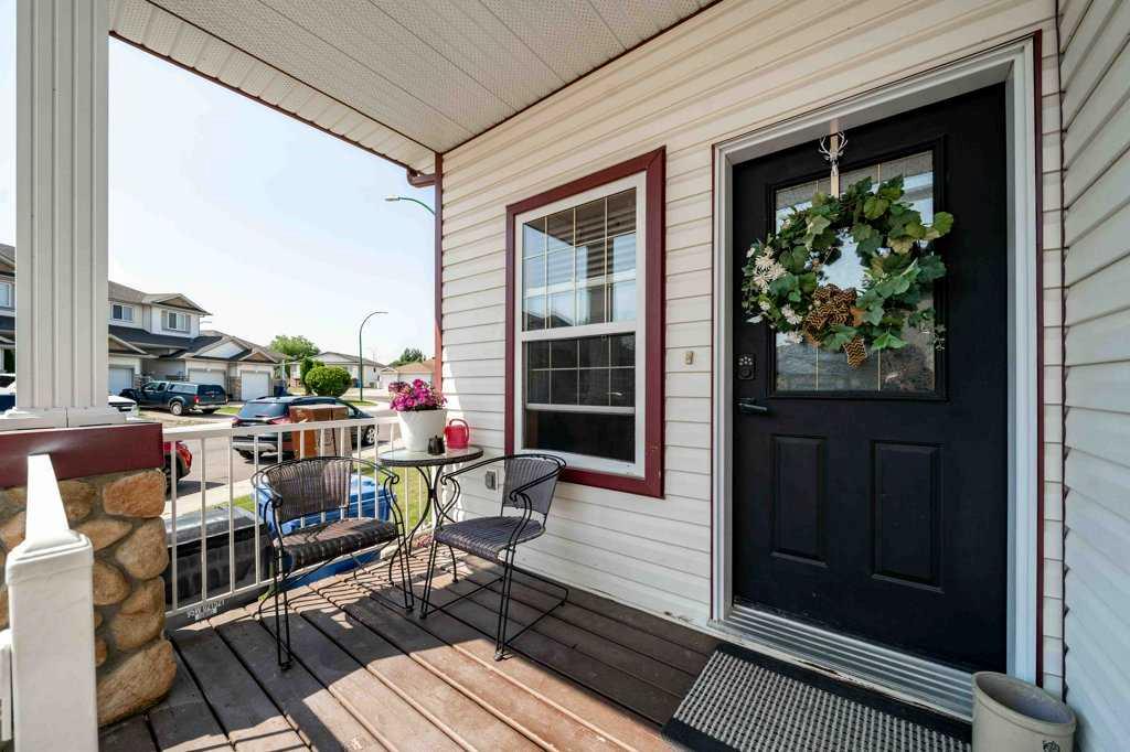 25 Stonegate Crescent SE
