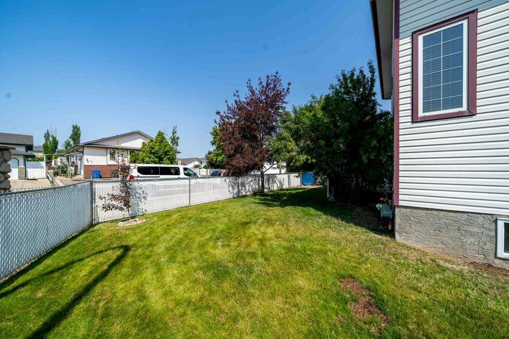 25 Stonegate Crescent SE