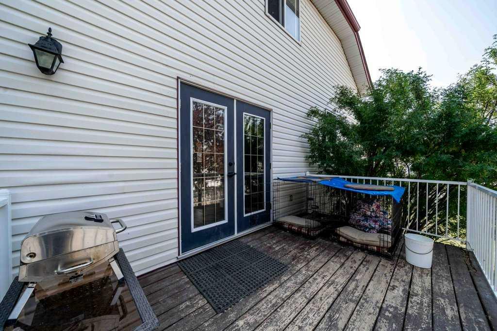 25 Stonegate Crescent SE