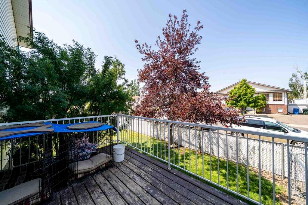 25 Stonegate Crescent SE