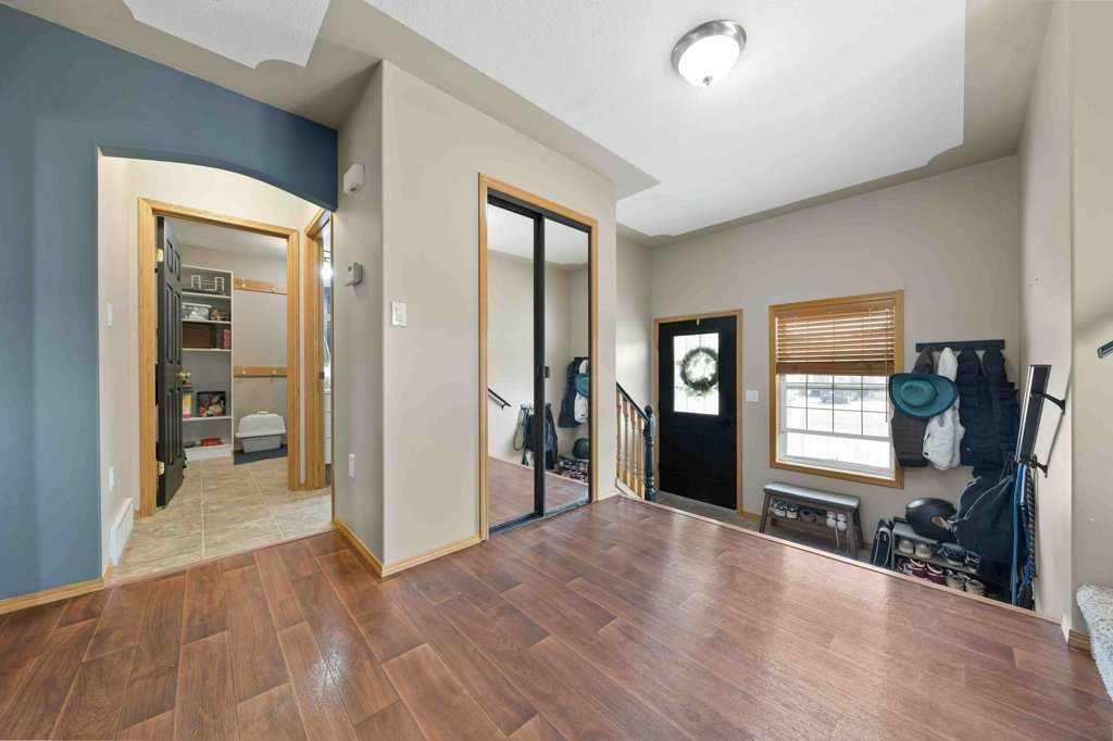 25 Stonegate Crescent SE