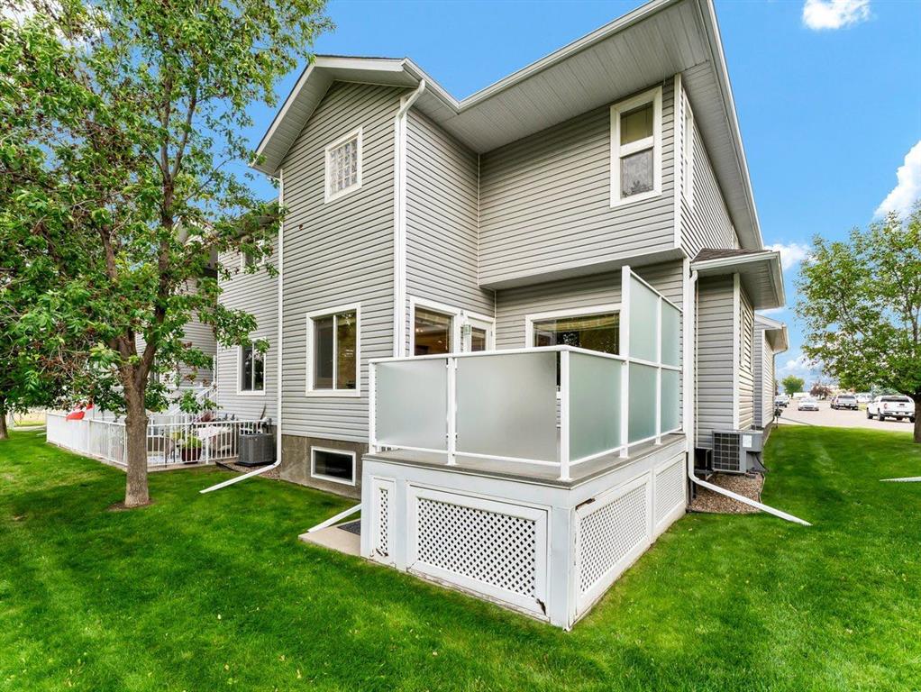 67 Northlands Way NE