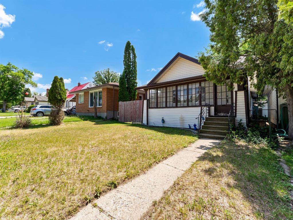 121 7 Street SE, Medicine Hat