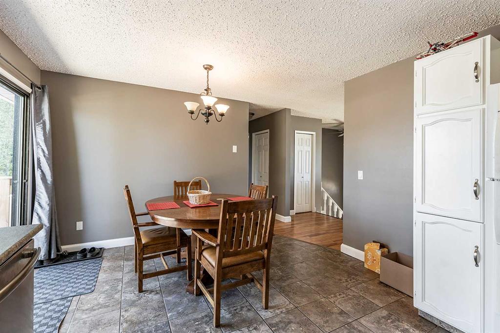 208 Sprague Way SE