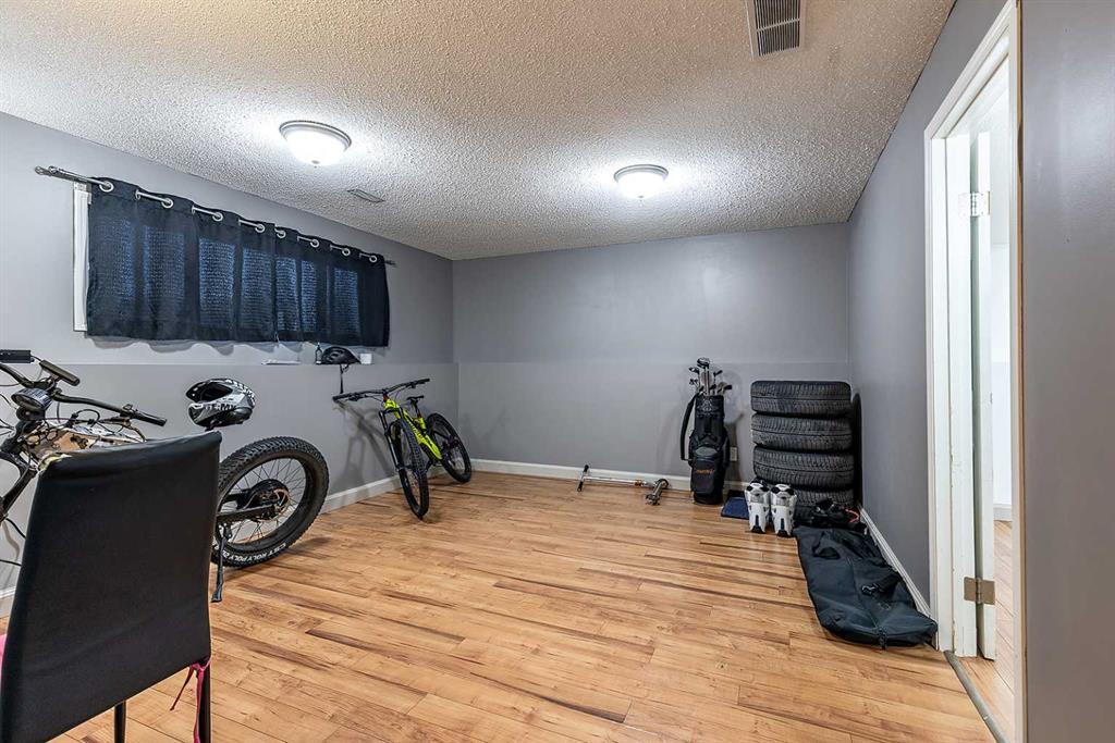 208 Sprague Way SE