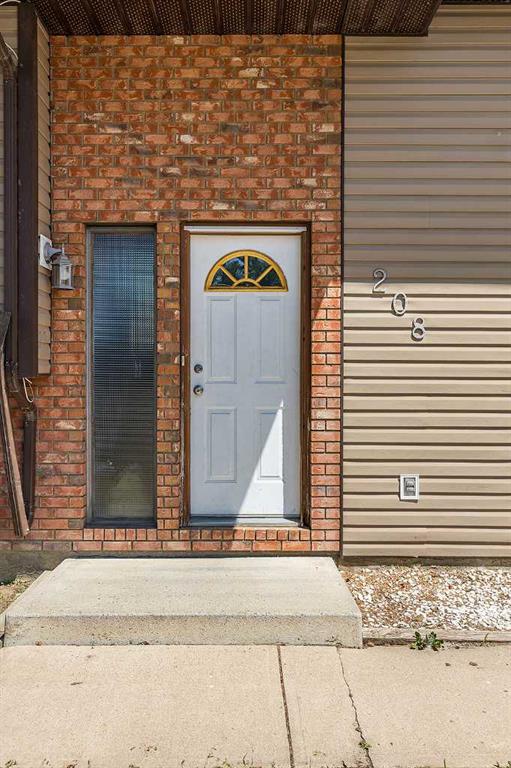 208 Sprague Way SE