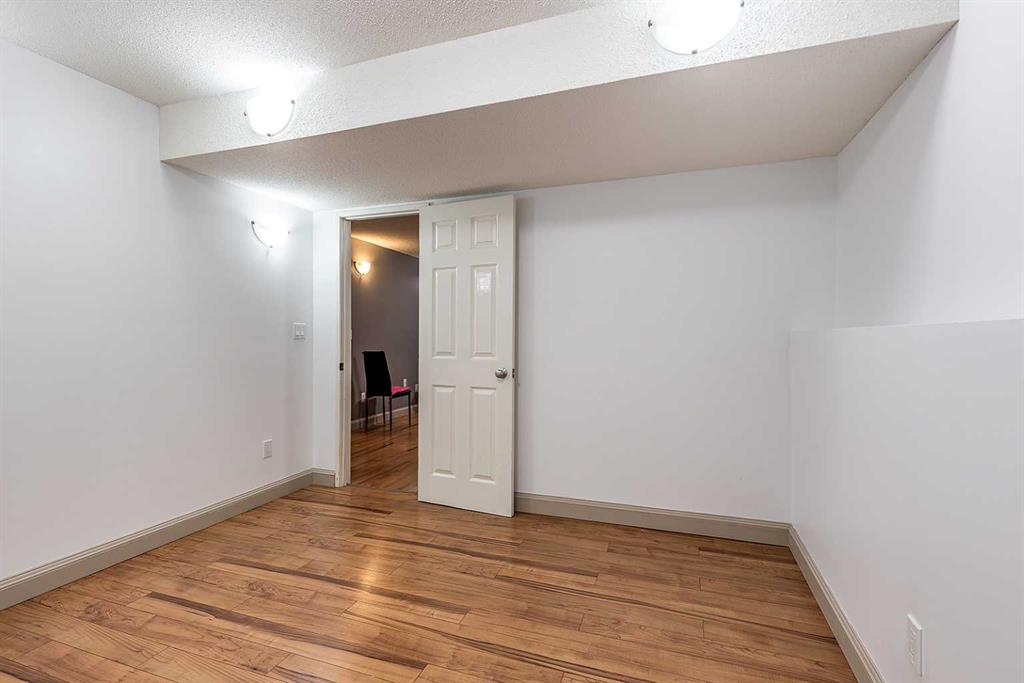 208 Sprague Way SE