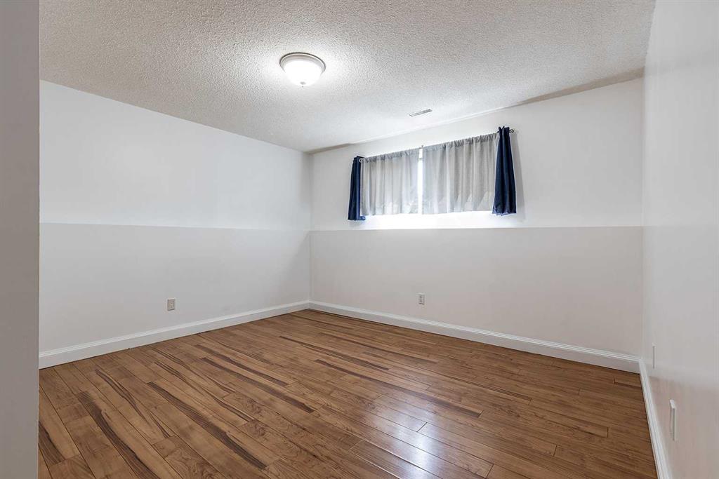 208 Sprague Way SE