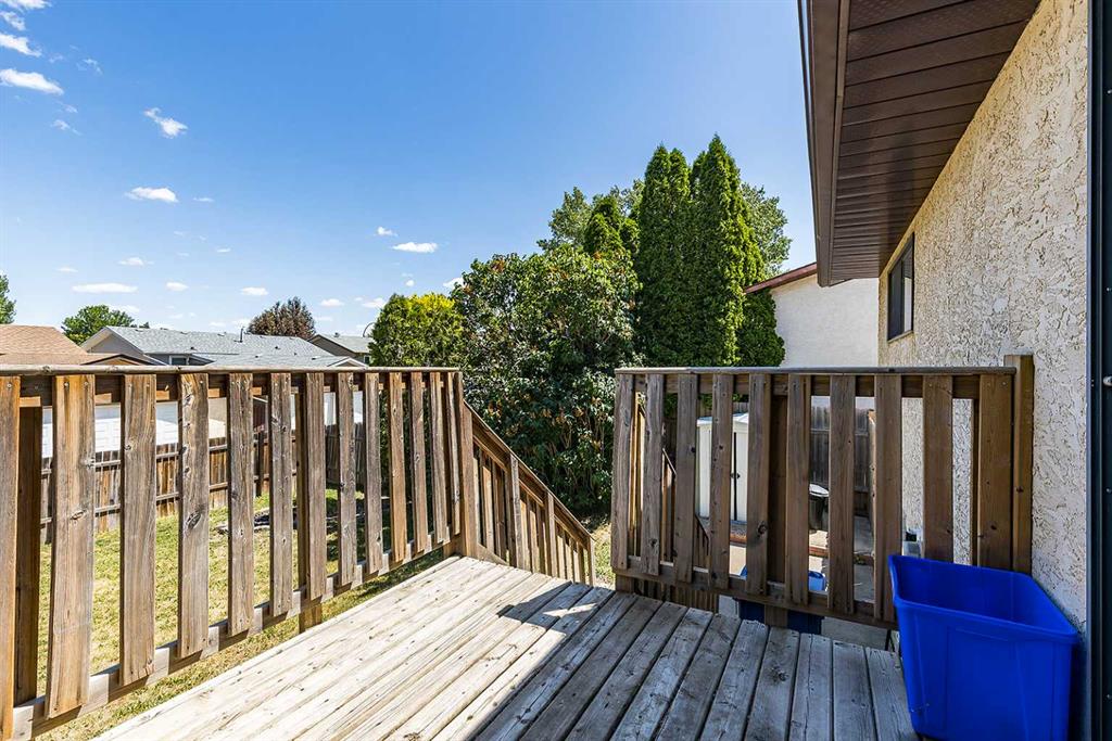 208 Sprague Way SE