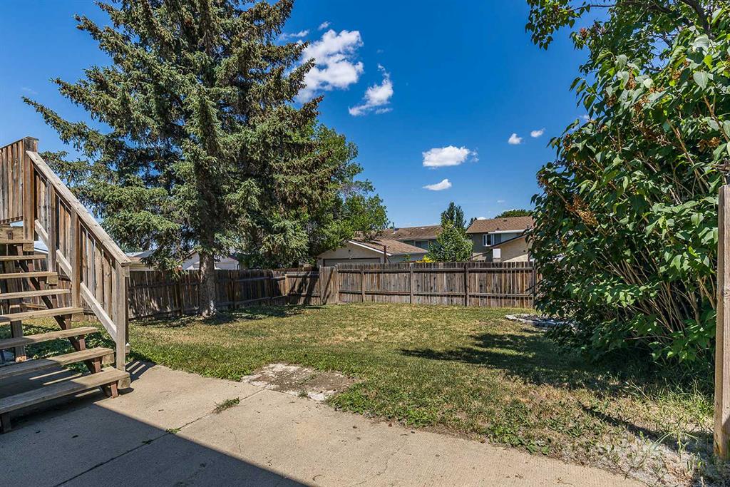 208 Sprague Way SE