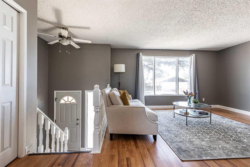 208 Sprague Way SE