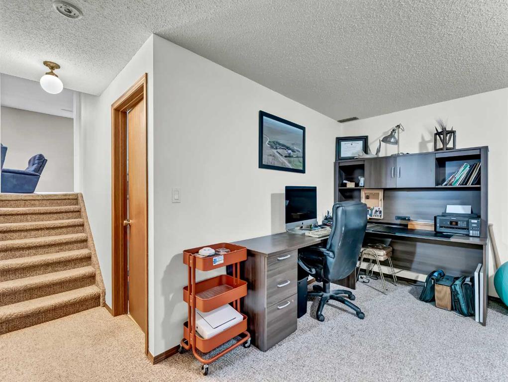 9 Carry Court SE
