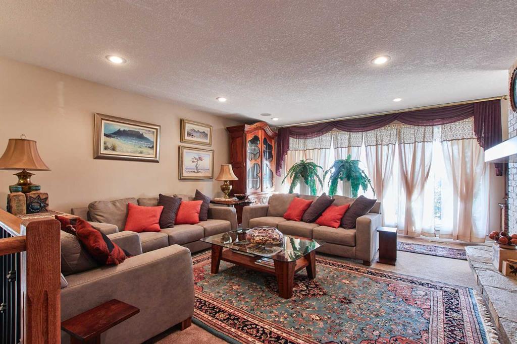 1212 Parkview Drive NE