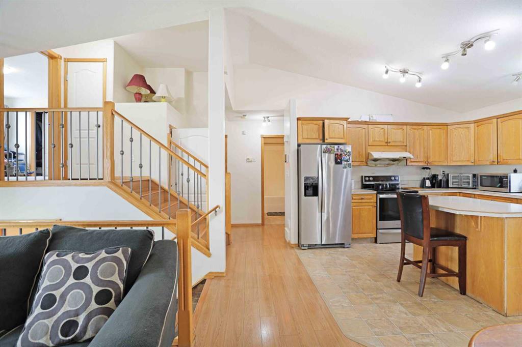 12 Upland Place W