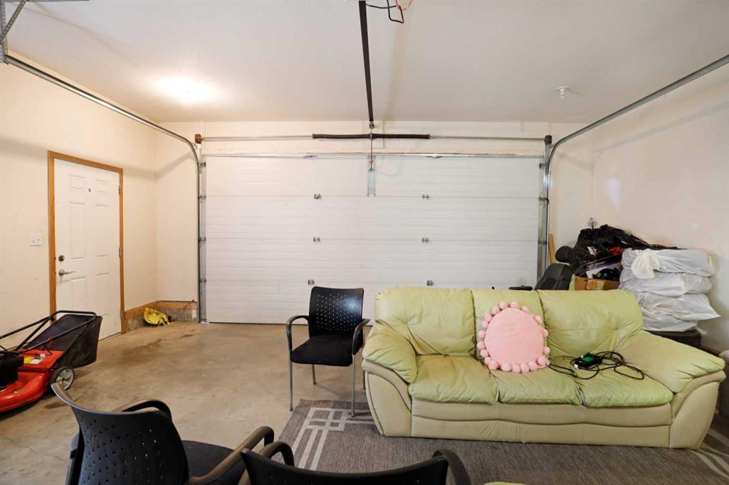 12 Upland Place W