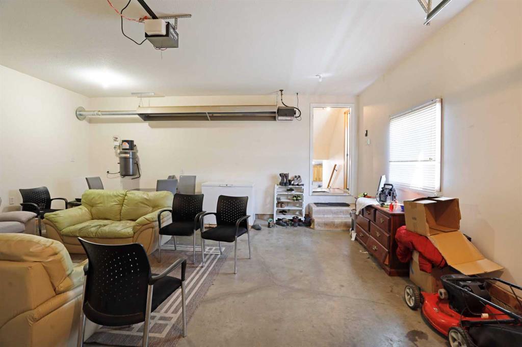 12 Upland Place W