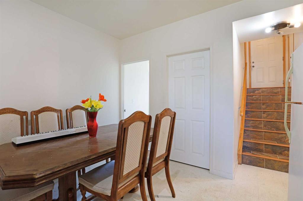 12 Upland Place W
