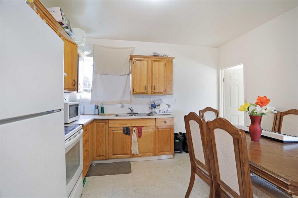 12 Upland Place W