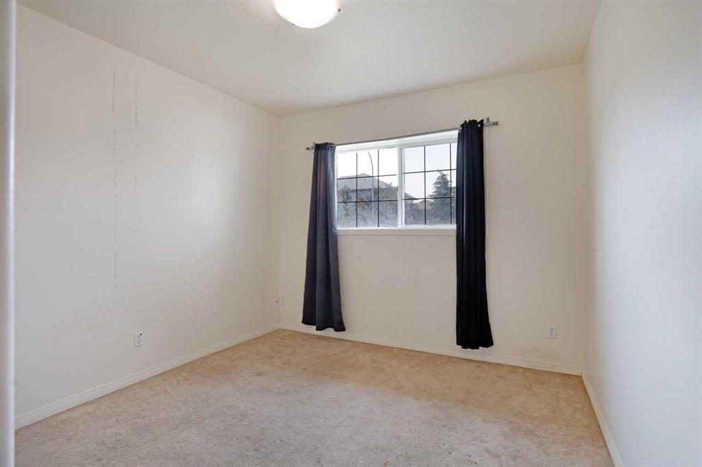 12 Upland Place W
