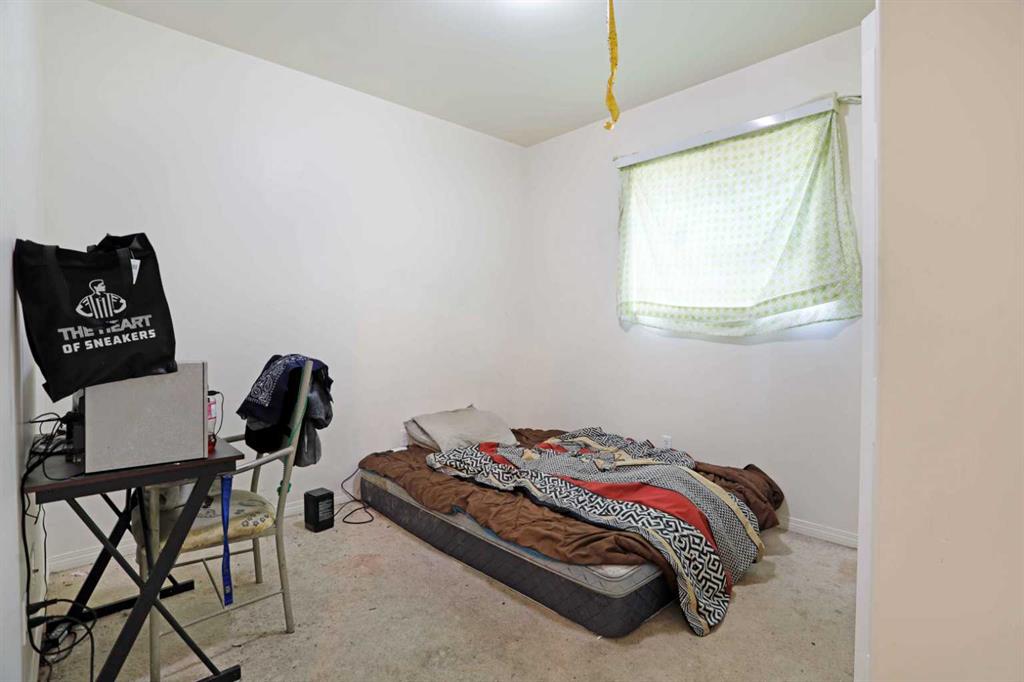 12 Upland Place W